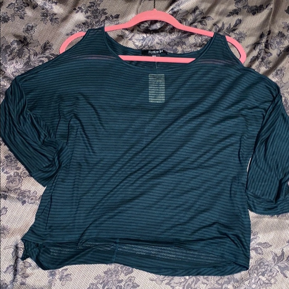 NWT Forever 21 knit cold shoulder top hunter green